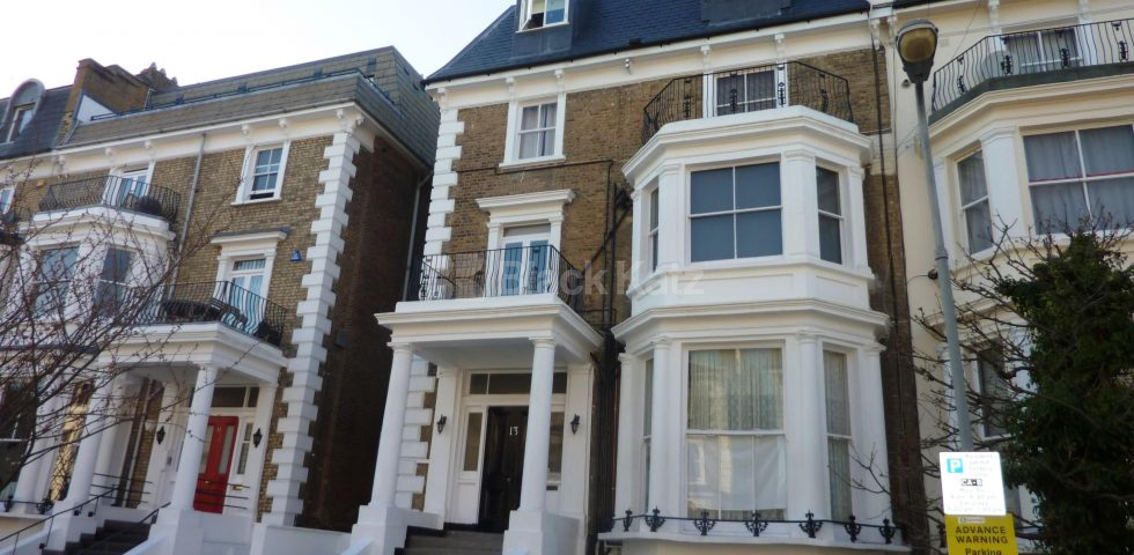 Set within a period house with high ceilings & mins to tube  Adamson Road, Swiss Cottage NW3